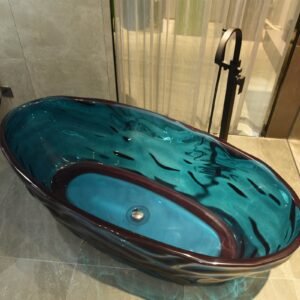 Design Badewanne Azur: Transparente Kunst aus Harz