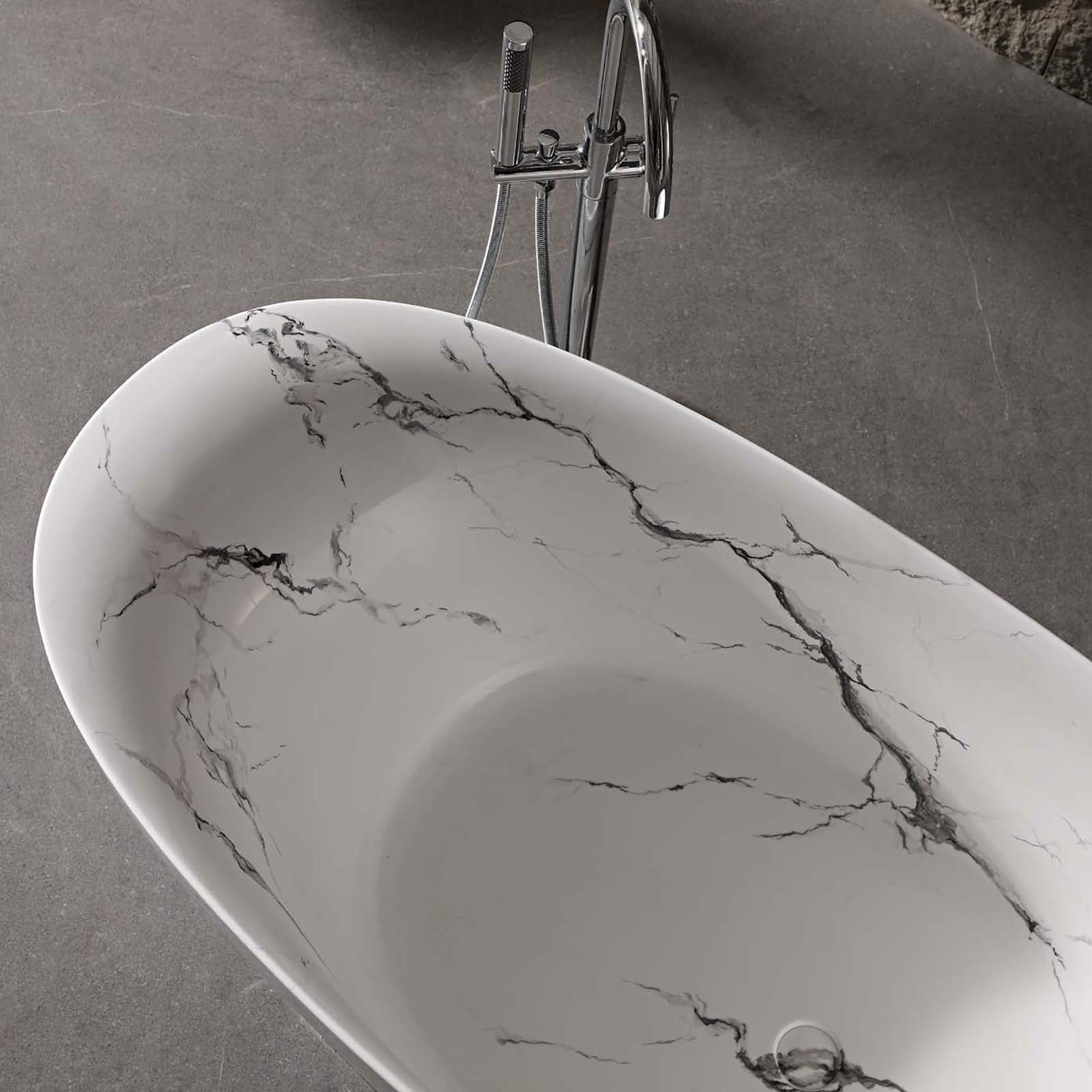 Freistehende Badewanne "Carrara Dream" mit Marmor-Optik – Bild 5