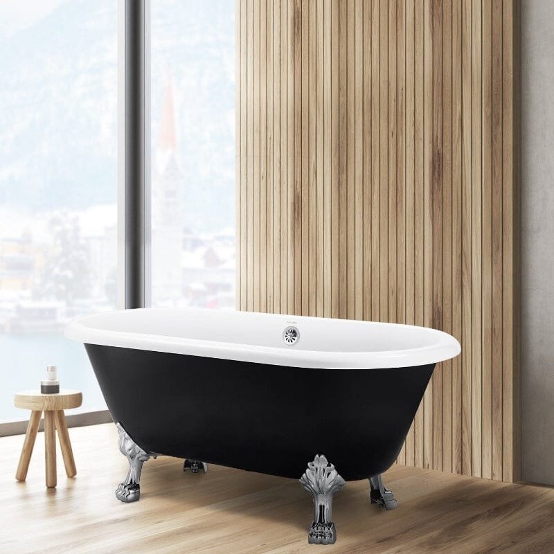 Klassische freistehende Badewanne mit Löwenfüßen